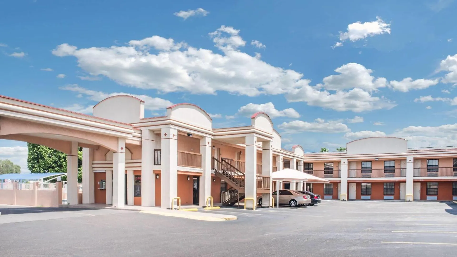 Hoteles Aeroportuarios en Texas: 5 Opciones Comparadas