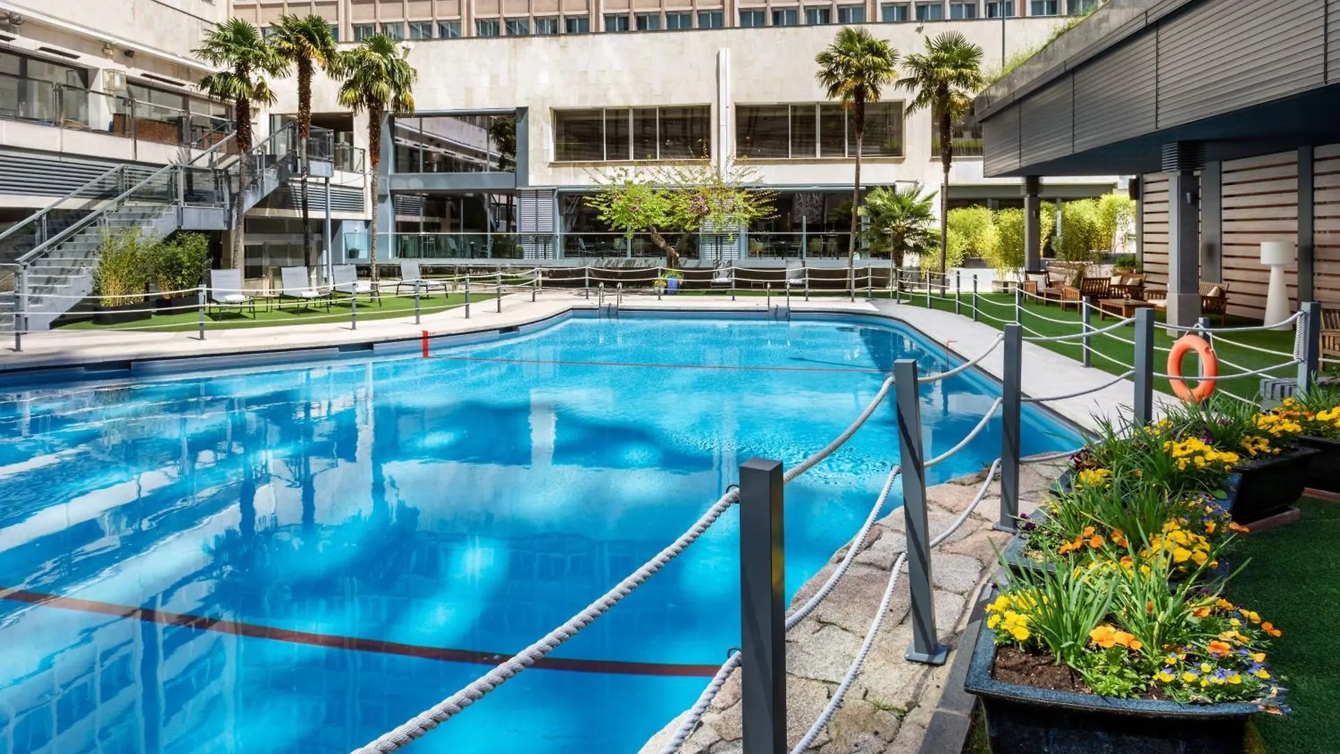 Dónde Alojarse cerca del Bernabéu: 13 Hoteles para Familias