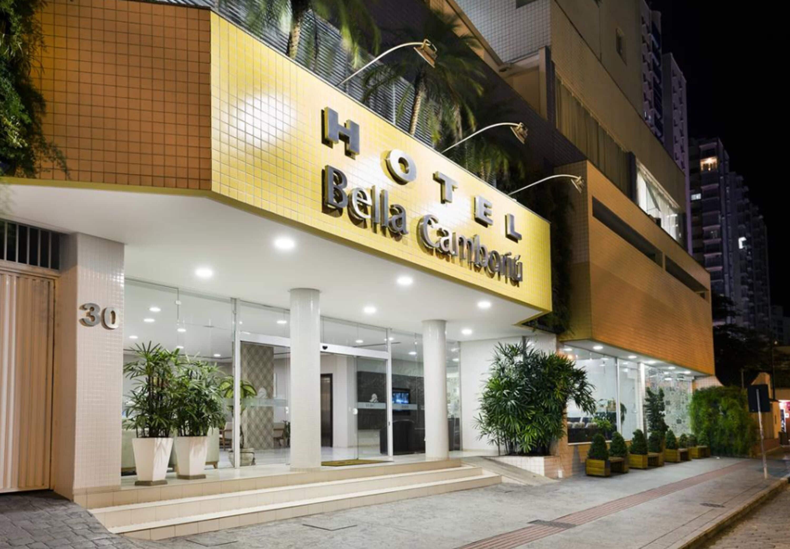Cerca del Teleférico: 4 Hoteles de Playa Comparados